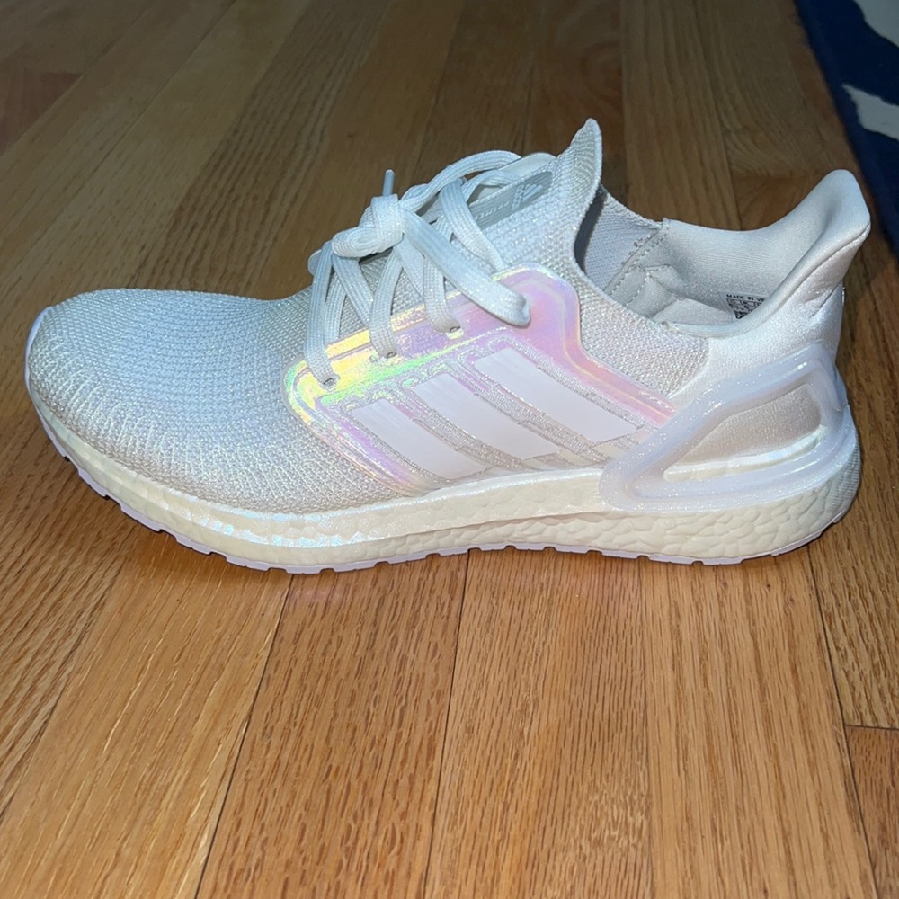 Adidas UltraBoost shiny prime blue